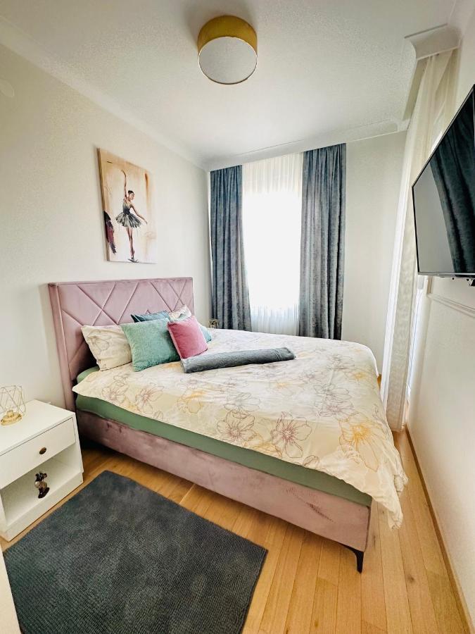 Stan na dan Apartman Purple Apartment Banja Luka Bagian luar foto
